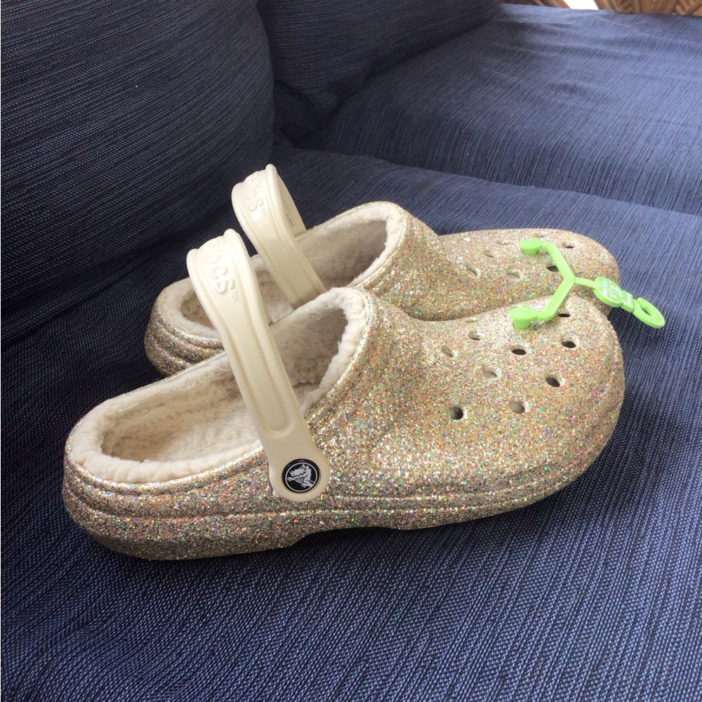 WMNS CROCS Gold Glitter w/ Fur Inside
